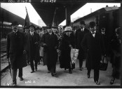 Le Maréchal Foch et Madame Foch, en provenance de Pologne  [photographies de presse] / Agence Meurisse 