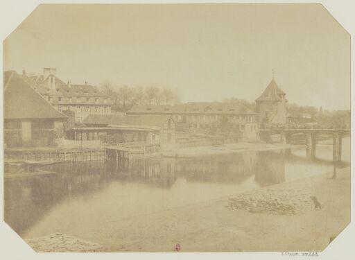 [Strasbourg. Pont Royal, vue prise du quai des Pêcheurs] : [photographie] / [attribué à Victor Stribeck]