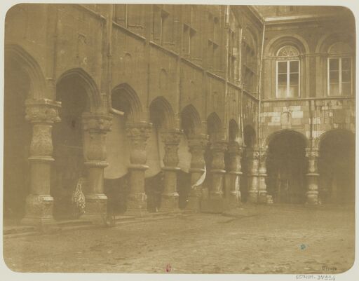 [Liège. Palais des Princes-Evêques] : [photographie] / [attribué à Victor Stribeck]