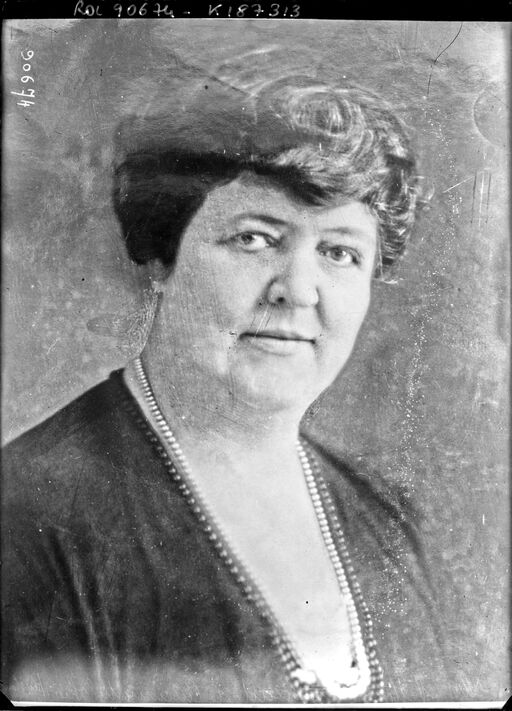 Mrs Nettie B. Longhead de Cincinatti (Ohio) [sénatrice ?], Keystone : [photographie de presse] / [Agence Rol]