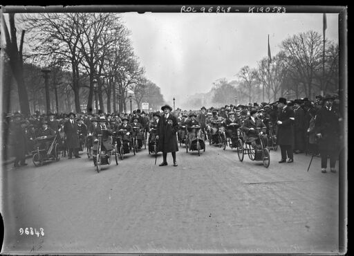 11/11/24, anniversaire de l'Armistice, défilé des grands mutilés : [photographie de presse] / [Agence Rol]