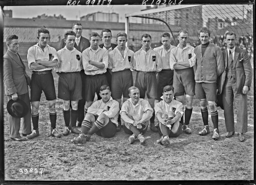 Stade de Paris, 12-4-25, [football] équipe N.A.C. Bréda : [photographie de presse] / [Agence Rol]