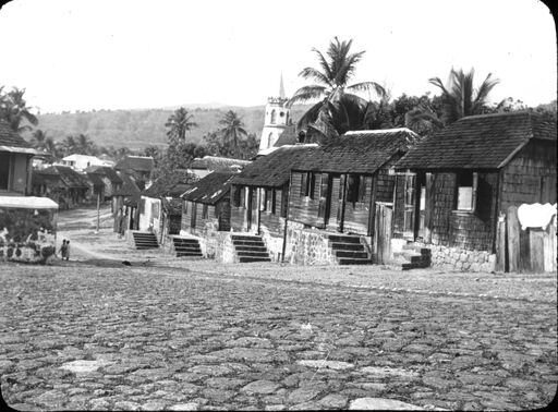 Dominique. Rue à Roseau (mai 1899) / [photogr.] Salles ; [photogr. reprod. par Radiguet & Massiot?]