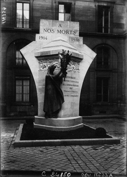 Monument aux fonctionnaires des Travaux Publics morts pour la guerre : [photographie de presse] / Agence Meurisse