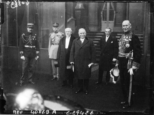 Réception à l'Elysée : le 1er Janvier : M.M. Poincaré et Doumergue : [photographie de presse] / Agence Meurisse