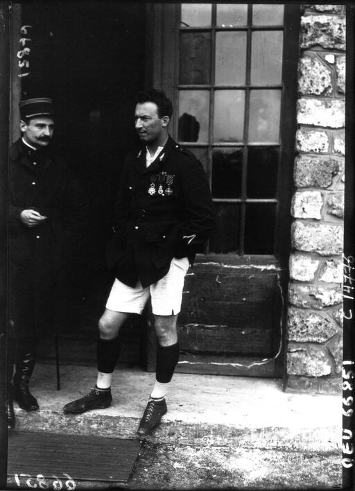 A Colombes, Boyau aviateur : [photographie de presse] / Agence Meurisse