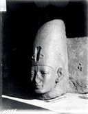 [Médamoud : objet archéologique, tête d'un roi du Moyen Empire, sans doute Sésostris III]