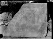 [Médamoud : objet archéologique, table d'offrandes au nom de la fille de Psammétique II, Ânkhesneferibrê]