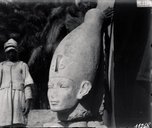 [Médamoud : objet archéologique, visage d'un colosse d'Amenemhat-Sobekhotep (Inv. 4900, Le Caire JE 54857)]