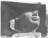 [Médamoud : objet archéologique, visage d'un sphinx du dromos (Inv. 5798)]