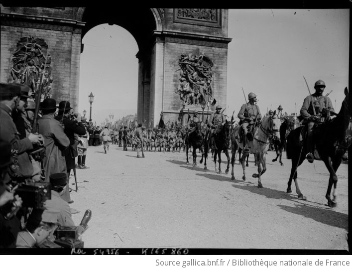 [Défilé Du 14 Juillet 1919 Passant Sous L'Arc De Triomphe De L'Etoile ...