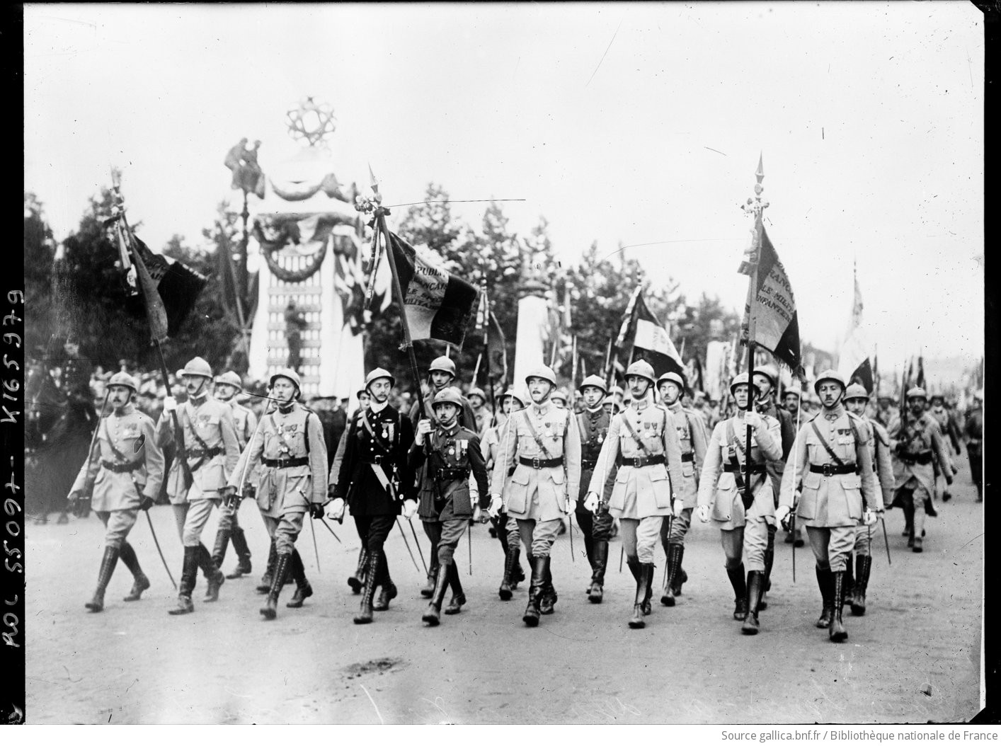 Résultat de recherche d'images pour "photos défilé de la victoire 1919"