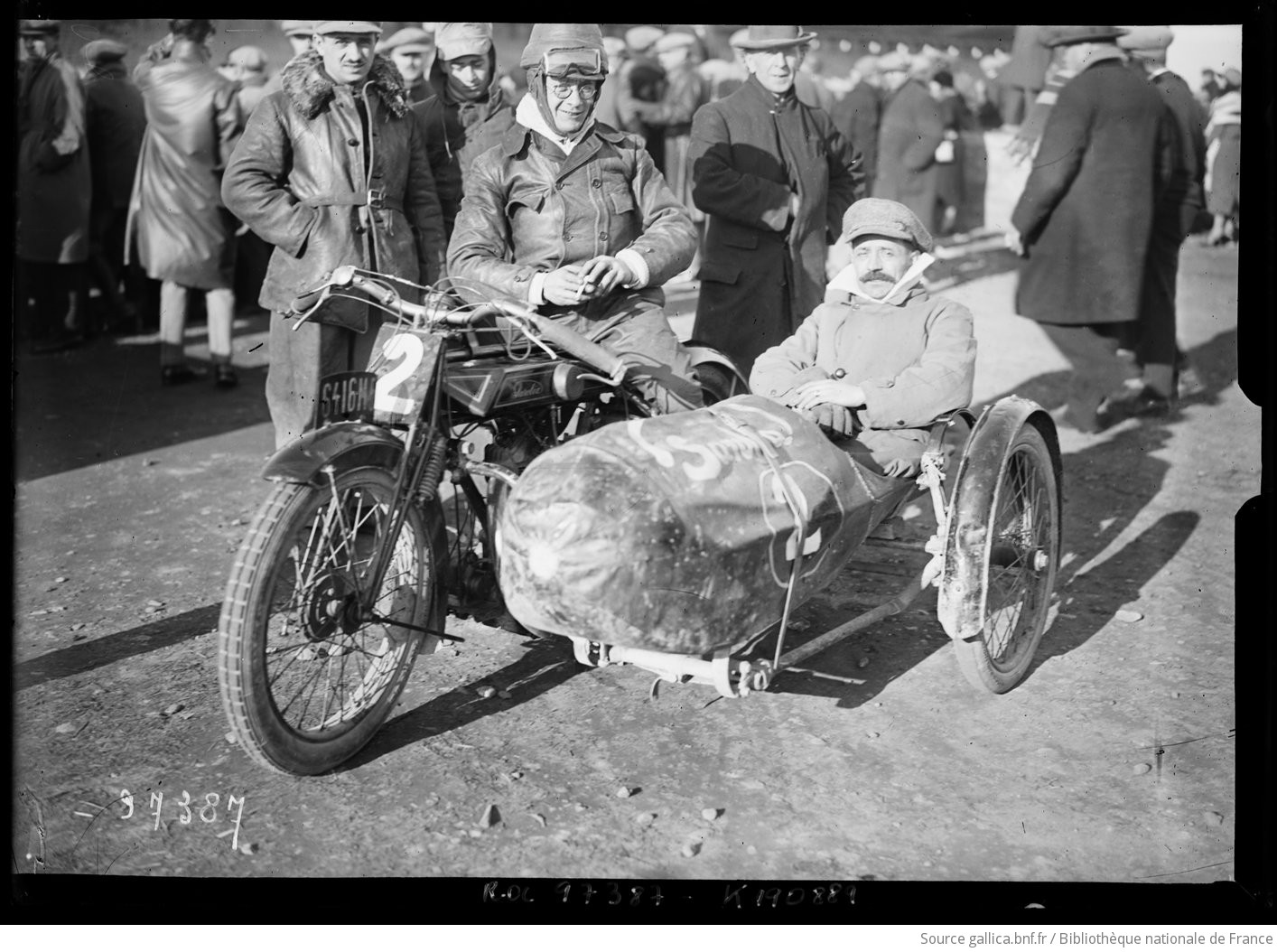 Sidecar Sidecars Side-car Side-cars photos d'époque - Page 2 F1