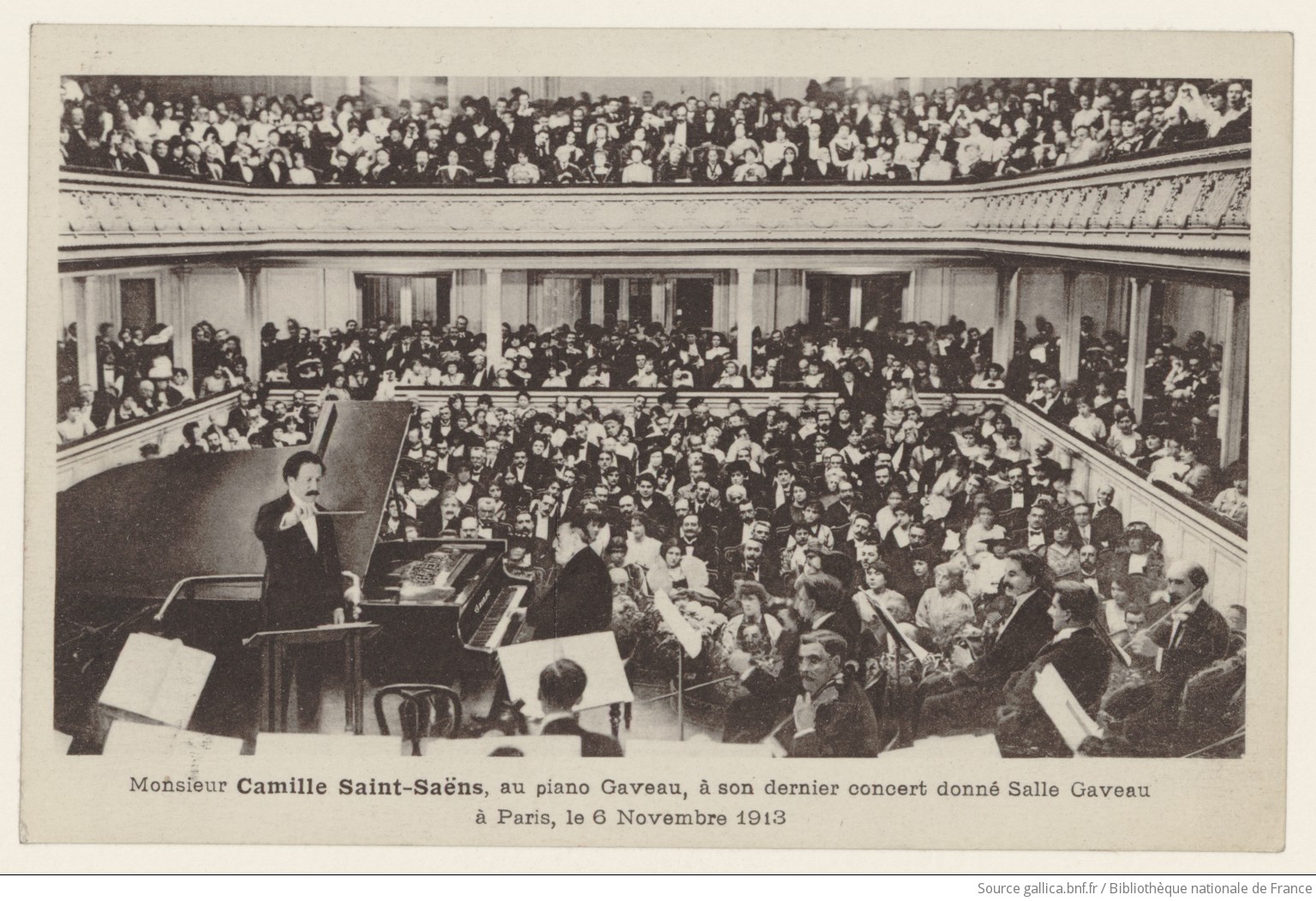 Monsieur Camillle Saint-Saëns, au piano Gaveau, à son dernier concert donné Salle Gaveau à Paris, le 6 novembre 1913 / [reprod. d'après une photogr.]