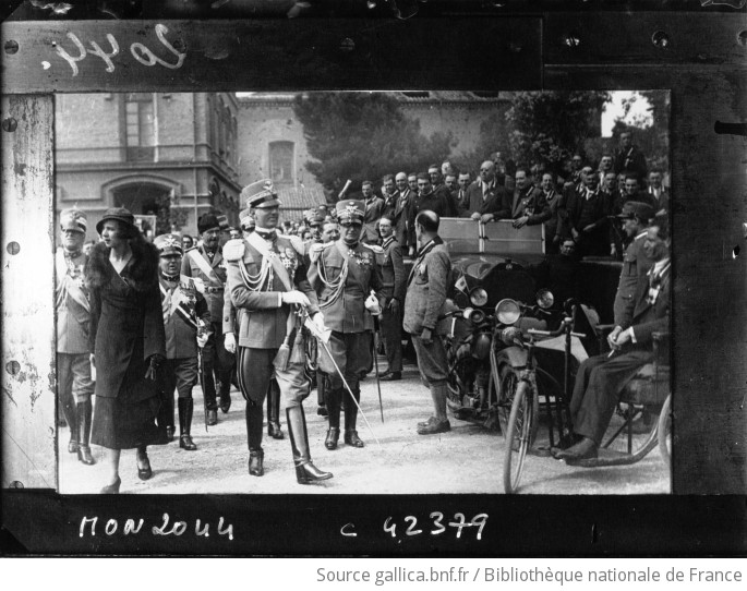 Le Prince Humberto Heritier D Italie Et La Princesse Marie Josei A L Anniversaire De L Entree En Guerre De L Italie Photographie De Presse Agence Mondial Gallica