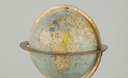 Accéder à la page "Globe terrestre en chinois, Y.Renshan, Y.Zixin, 1880"