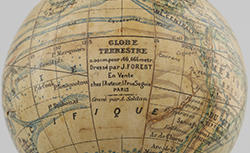 Accéder à la page "Petit globe terrestre, J. Forest, 1900"