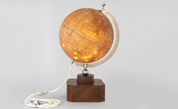 Accéder à la page "Globe terrestre à illumination électrique, J.Forest, vers 1935"