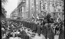 Accéder à la page "Obsèques des victimes de la rue Damrémont, 1925"