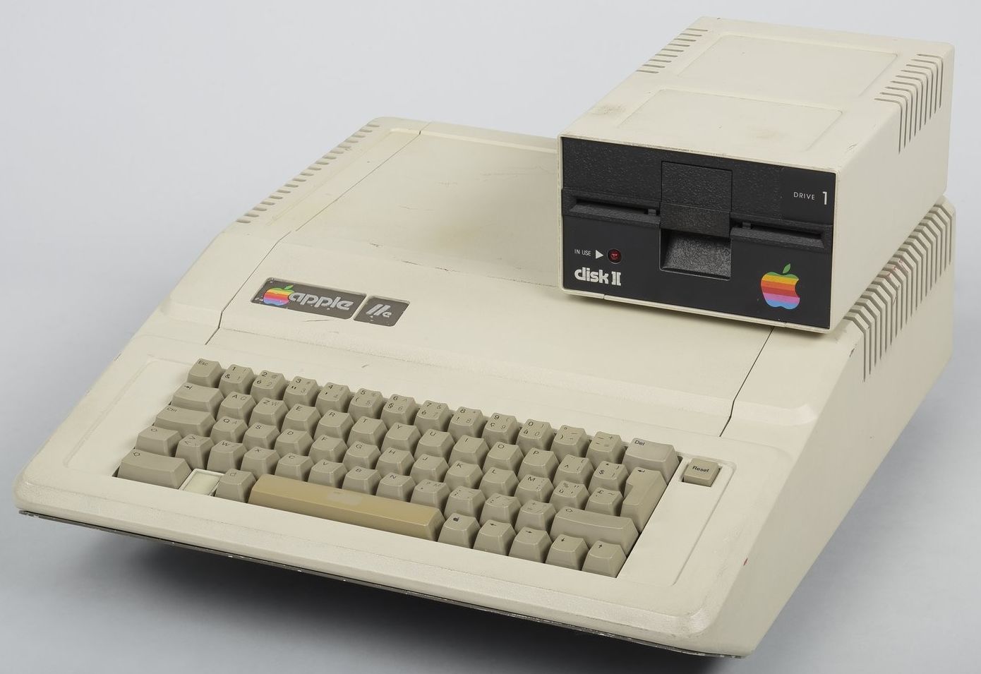 Accéder à la page "Micro-ordinateur Apple IIe"