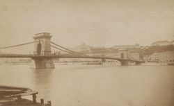 Le Danube à Budapest; in [6 phot. de Budapest et Esztergom par Lajos Moller, phot. dans cette dernière ville