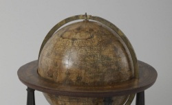 Accéder à la page "Globe terrestre, W.J. Blaeu, 1602"