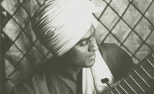 Accéder à la page "Râga Kanada : alap ; Râga Kambhoji : alap / Narayan Das, E., solo de sitar"