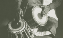 Accéder à la page "Tala ruapka, Tala ata et Tala gumpa ; Tala adi et Tala drua / Narayan Das, solo de sitar ; accompagnement de rythmes sur tablas"