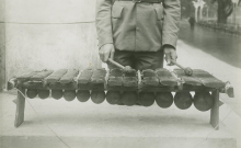 Accéder à la page "Chant de lamentation / Choeur des soldats landins des colonies, chant ; acc. de marimba et de xylophones. Ngoma Yachimgombella : chant-danse / Choeur des soldats landins des colonies, chant ; acc. de marimba"