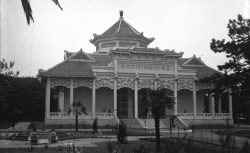 Accéder à la page "Photographies du pavillon de Cochinchine (1931)"