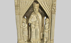 Accéder à la page "Pièce du jeu d'échec du trésor de Saint-Denis : roi, vers 1080-1100"