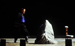 Les fourberies de Scapin / mise en scène de Jean-Pierre Vincent. - Avignon : Palais des papes, 10-07-1990 