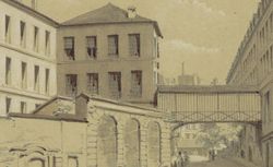 Pont de communication pour le service de l'Hôtel-Dieu donnant rue de la Bûcherie (en démolition en mai 1882)