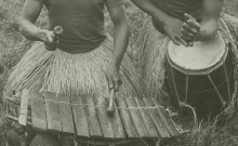 Chants traditionnels et rituels (solo ou choeur), jeu de balafon, de tambour et de kondé (5 disques)