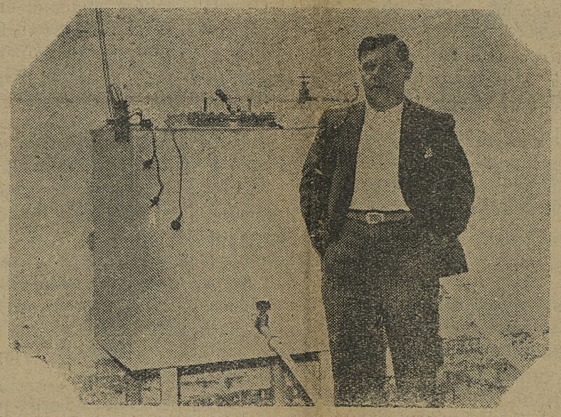 Le mécanicien rouennais Saheurs, qui aurait trouvé le moyen de transformer l'eau salée en essence. Image publiée à Montauban le 25 août 1934 dans le journal : L'Indépendant de Tarn-et-Garonne