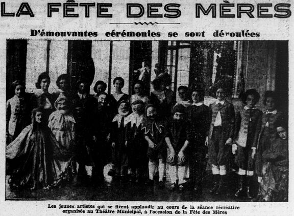 Petit Garçon Noir Préparant La Maman Surprise Pour La Fête Des Mères Image  stock - Image du concept, gens: 193618859