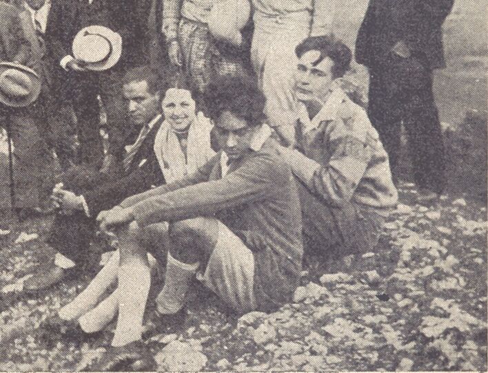 Barre[-des-Cévennes]. Membres du Club cévenol en excursion au Castelas. Image publiée à Paris au 1er trimestre 1929 dans le journal : Causses et Cévennes