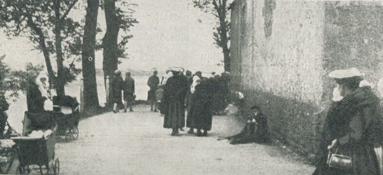 Le Pardon de Saint-Christophe [à Lorient]. Photo Crolard publiée à Lorient le 27 mai 1928 dans le journal : Le Nouvelliste du Morbihan. Supplément hebdomadaire illustré