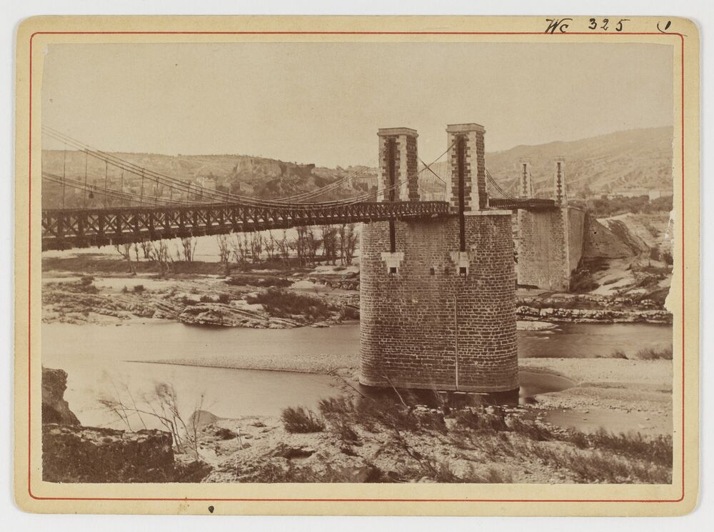 3 phot. de la crue de l'Ardèche du 22 septembre 1890 à Vallon et au Pont-d'Arc, don Albert Souche en 1891